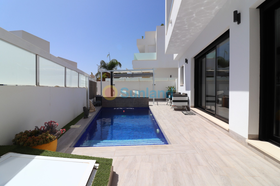 Resale - Villa - Los Montesinos - 