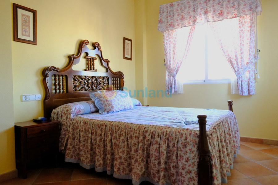 Använda fastigheter - Villa - Orihuela