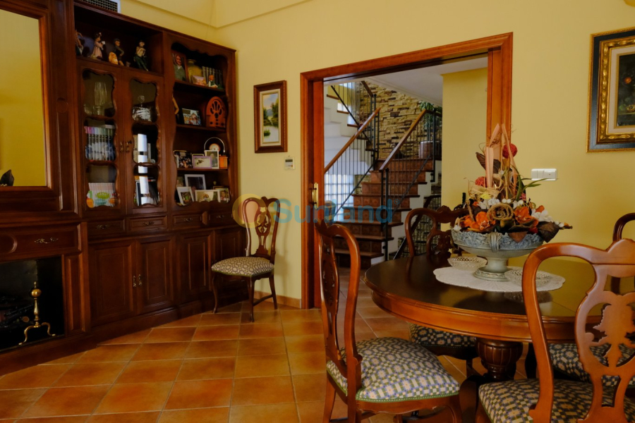 Resale - Villa - Orihuela