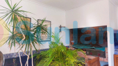 Resale - M - La Marina