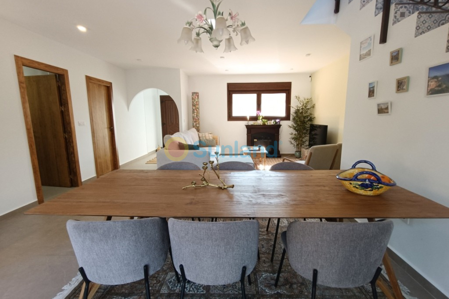 Resale - Villa - Pinar De Campoverde - 