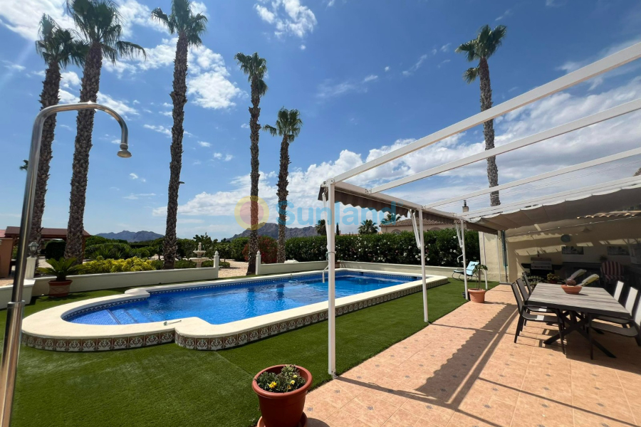 Resale - Country house - Orihuela