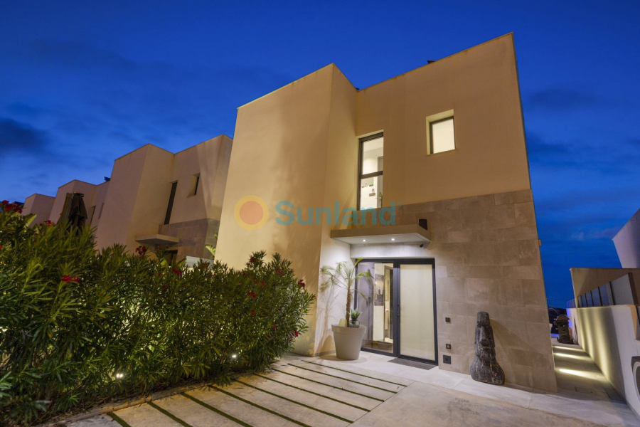 Resale - Villa - Ciudad Quesada