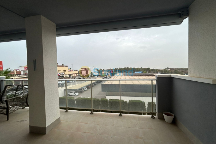 Resale - Apartment - Orihuela Costa - Villamartin