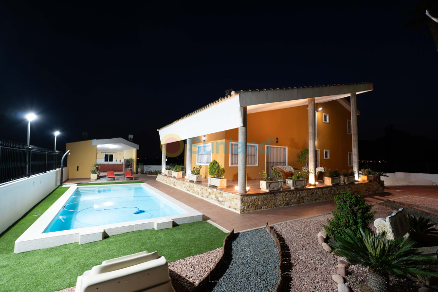 Använda fastigheter - Villa - Orihuela