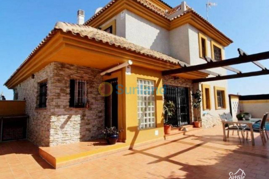 Använda fastigheter - Villa - Los Montesinos