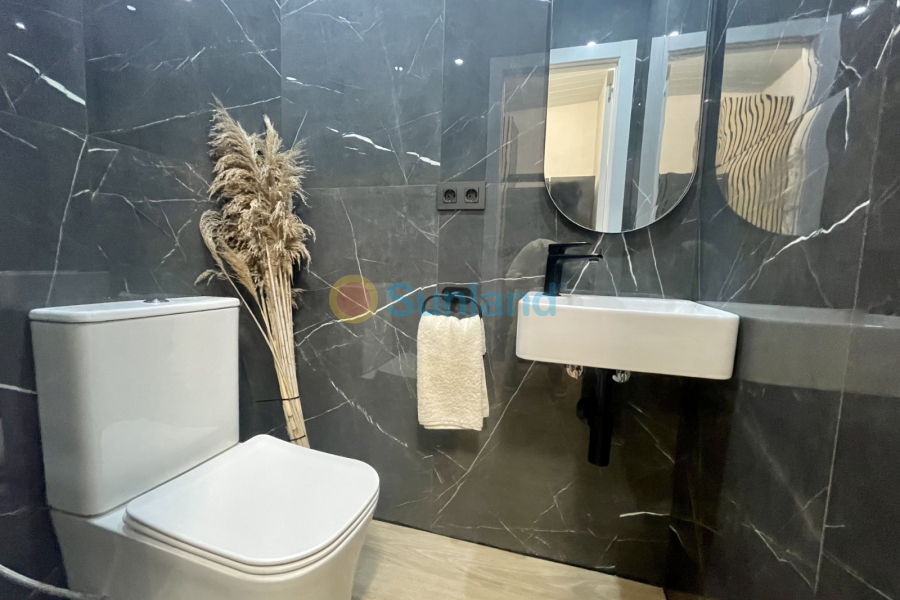 Вторичка - Bилла - Torrevieja - Nueva Torrevieja - Aguas Nuevas