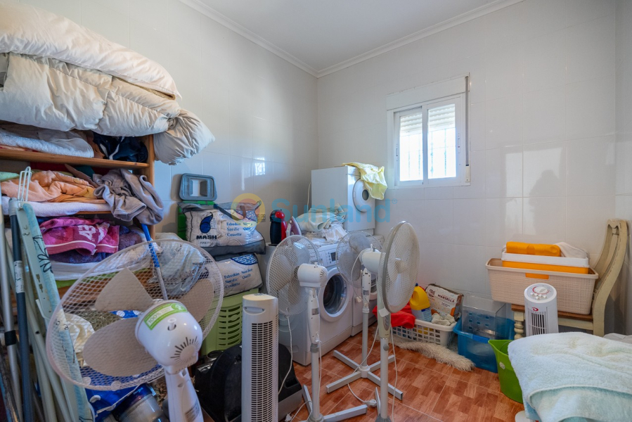 Resale - Villa - Cañada Del Trigo