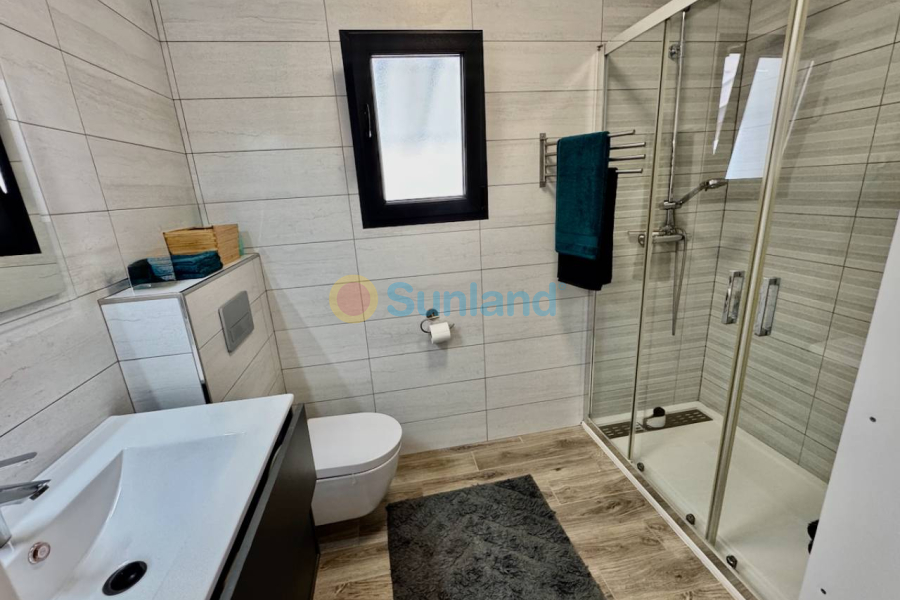 Resale - Villa - Punta Prima - 