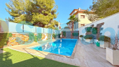 Använda fastigheter - Villa - Orihuela Costa - Villamartin
