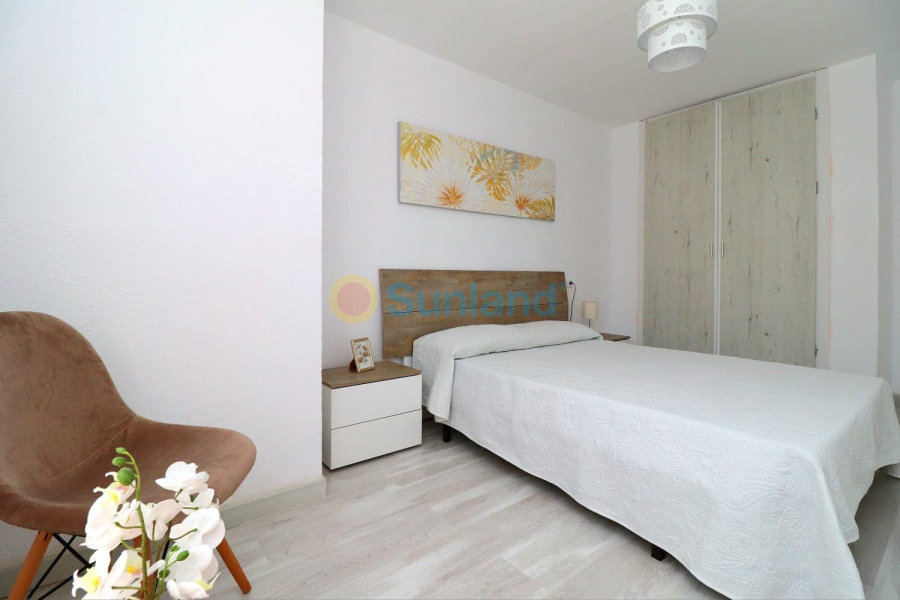 Resale - Apartment - Punta Prima - 