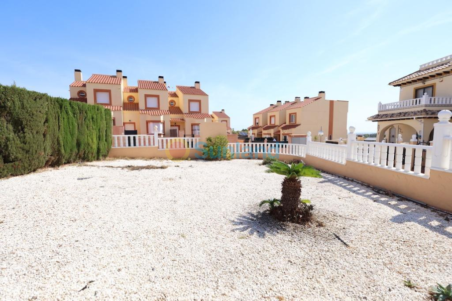 Använda fastigheter - Terraced house - Orihuela Costa - Montezenia