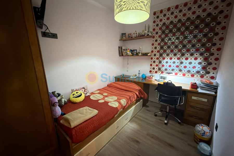 Resale - Villa - Dolores - 