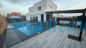 Resale - Villa - Torrevieja - 