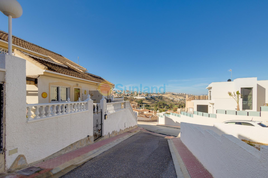 Resale - Townhouse - Ciudad Quesada - Altos del golf ii