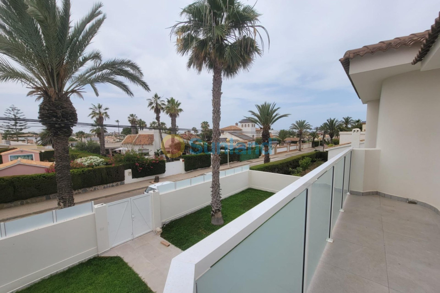 Resale - Villa - Orihuela Costa - 