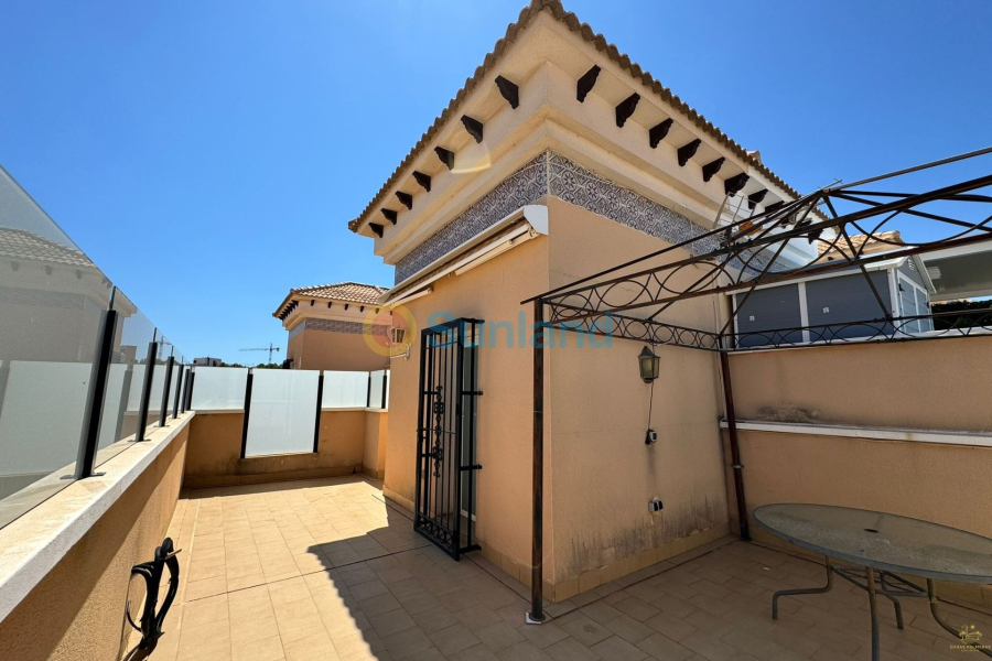 Resale - Villa - Orihuela Costa - Villamartin