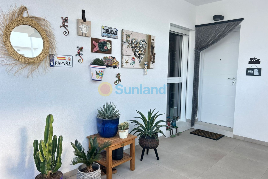 Resale - Apartment - Orihuela costa - 