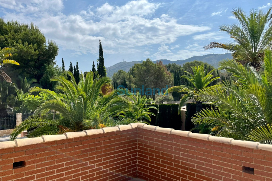 Resale - Villa - Benidorm