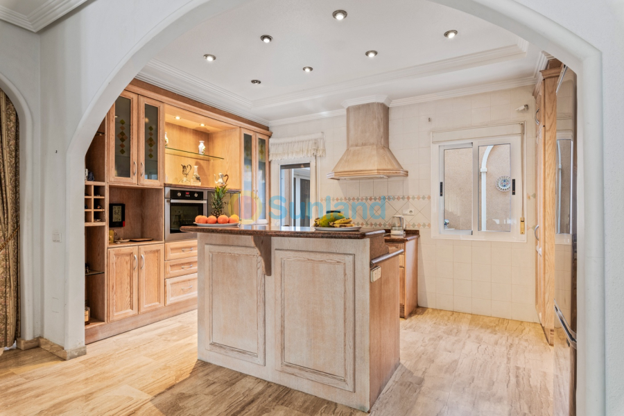 Вторичка - Bилла - Ciudad Quesada - Doña Pepa