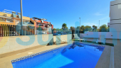 Resale - Villa - Villamartin