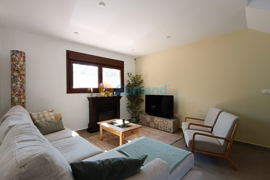 Resale - Villa - Pinar De Campoverde - 