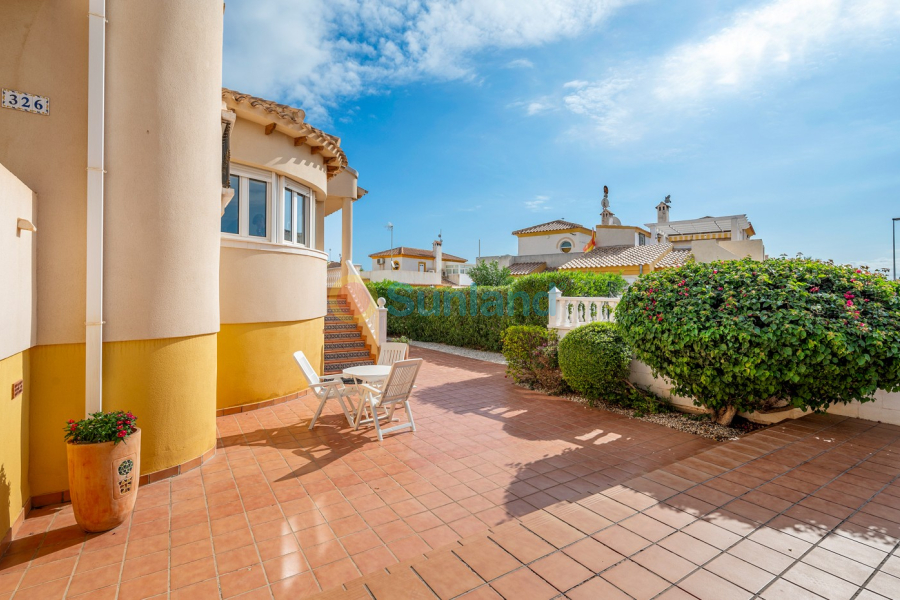 Resale - Villa - Orihuela Costa - Los Dolses