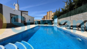 Resale - Villa - Torrevieja - 