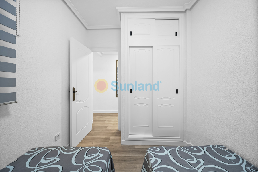 Resale - Apartamento - Torrevieja - Centro