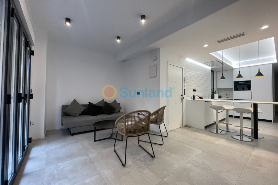 Resale - Apartment - Alicante - Center