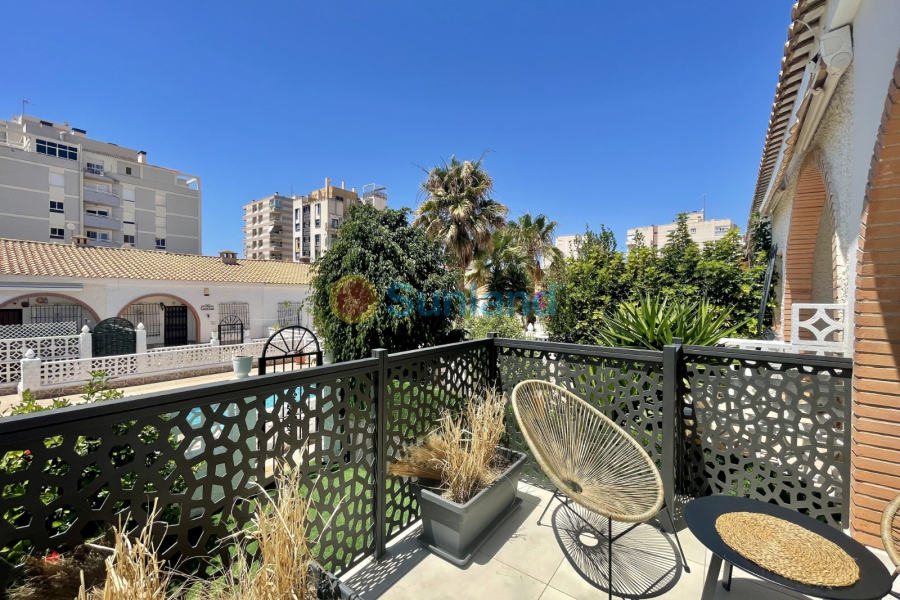 Вторичка - Bилла - Torrevieja - Nueva Torrevieja - Aguas Nuevas