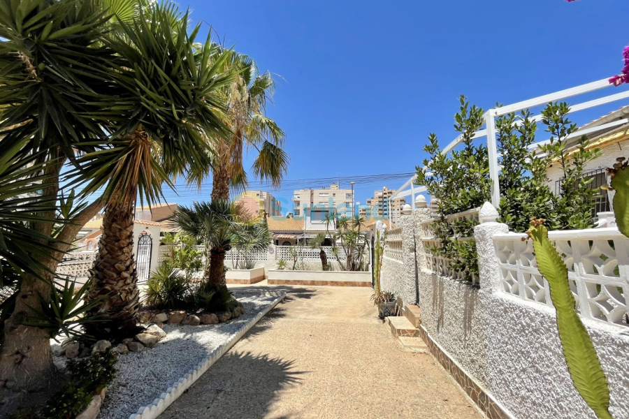 Вторичка - Bилла - Torrevieja - Nueva Torrevieja - Aguas Nuevas