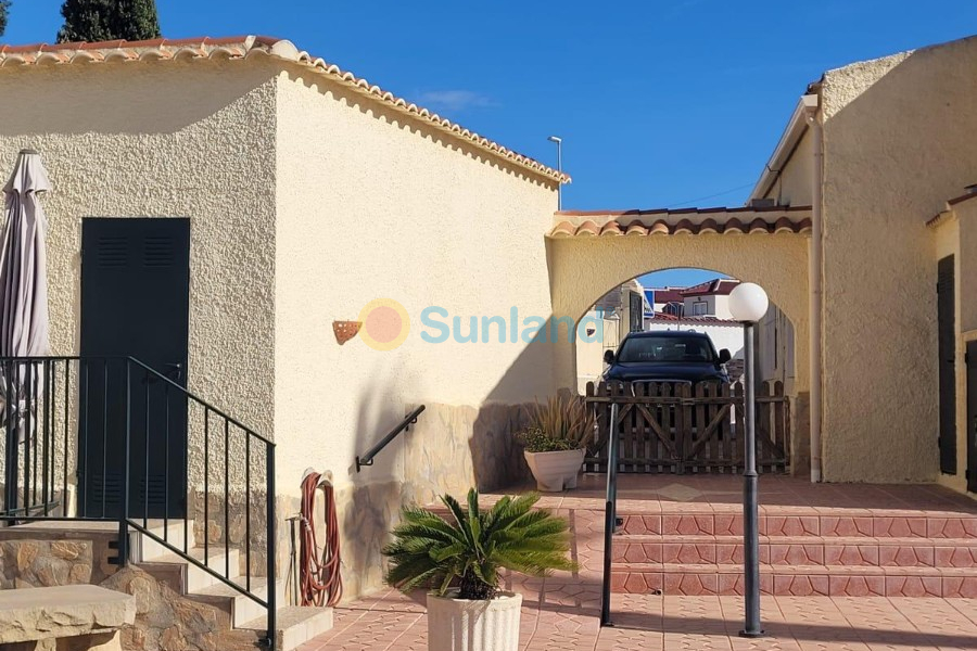 Segunda mano - Chalet - San Fulgencio - Urbanización La Marina