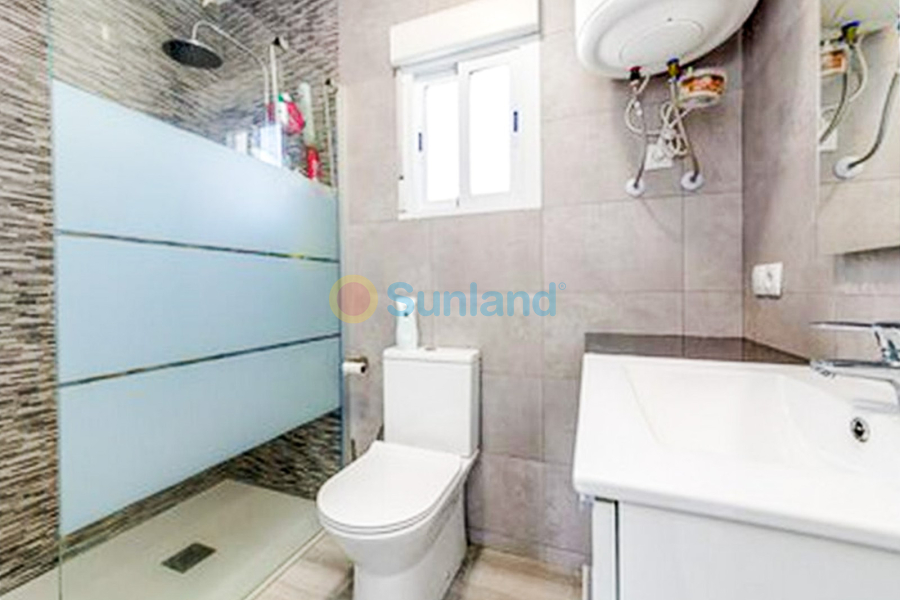 Resale - Villa - Torrevieja - 