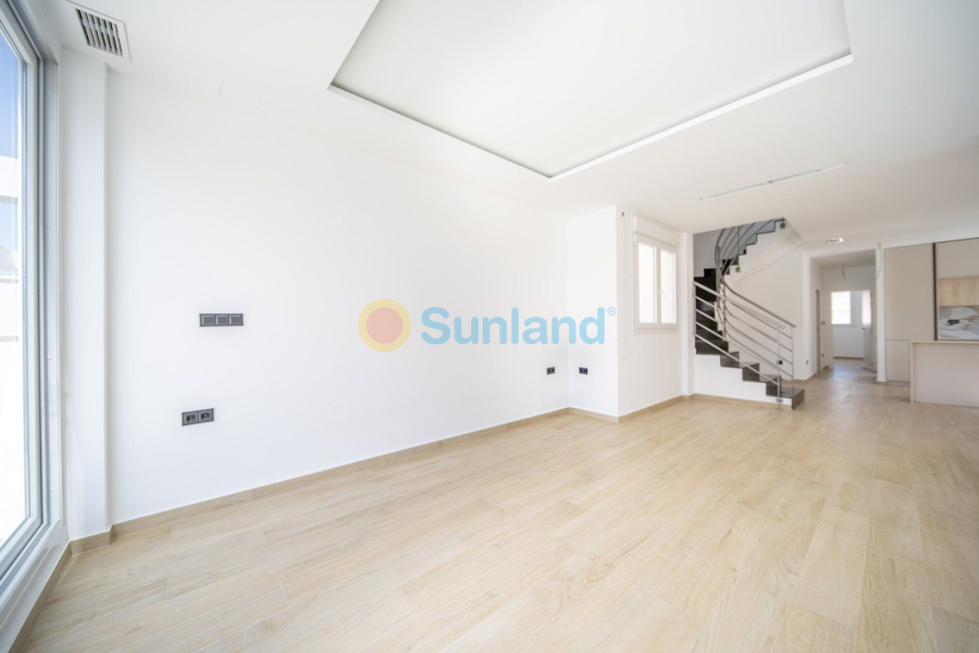 Resale - Villa - Torrevieja - Aguas Nuevas