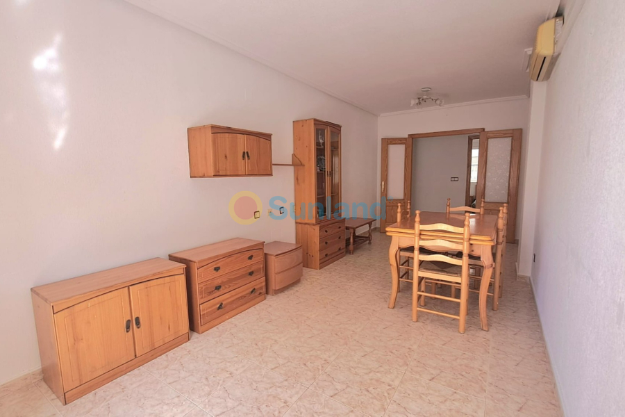 Resale - Apartment - Torrevieja - Centro