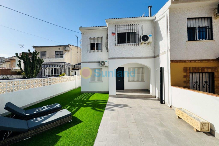 Resale - Townhouse - La Mata