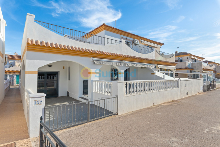 Resale - Villa - Orihuela Costa - 