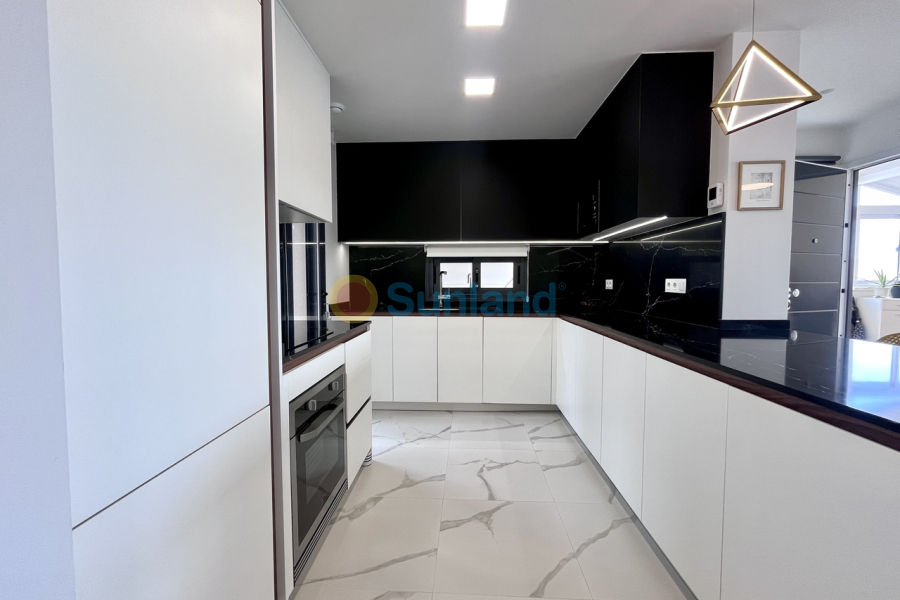 Resale - A - San Miguel De Salinas