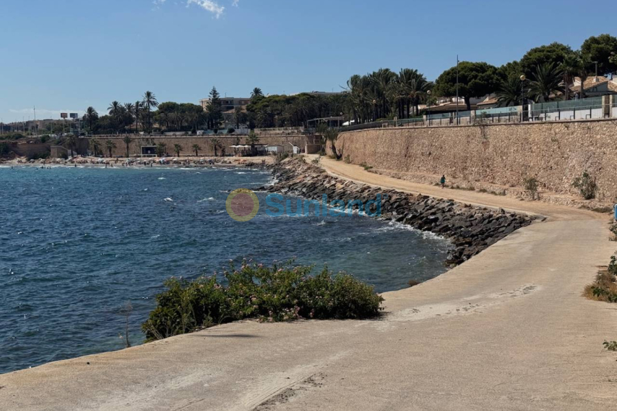 Resale - Villa - Punta Prima - 