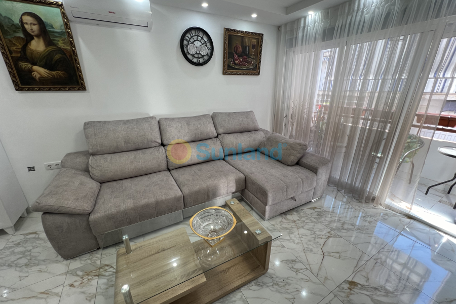 Resale - Apartamento - Torrevieja - Centro