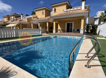 Villa - Brukte eiendommer - Orihuela Costa - La Zenia