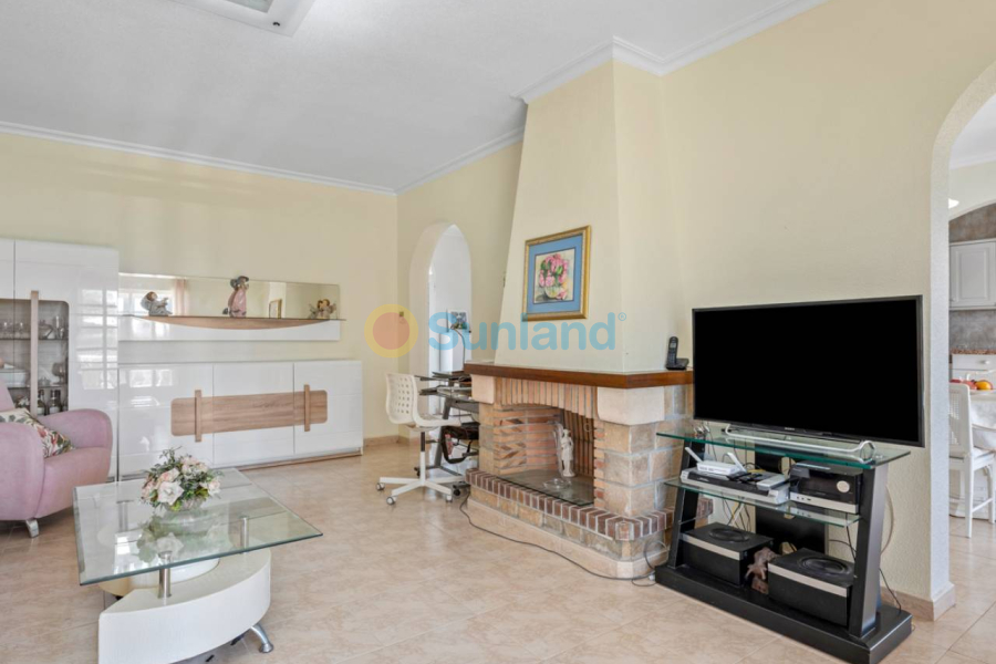 Resale - Villa - Ciudad Quesada