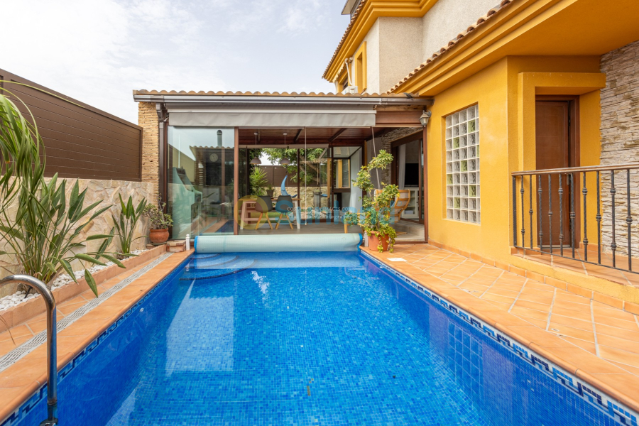 Segunda mano - Semi - Detached Villa - Los Montesinos - La Herrada