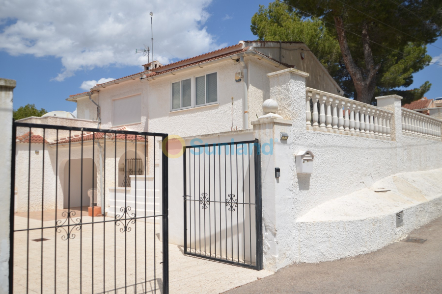 Resale - Villa - Orihuela costa - 