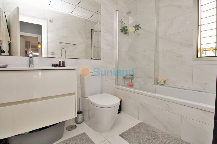 Använda fastigheter - Villa - Villamartin