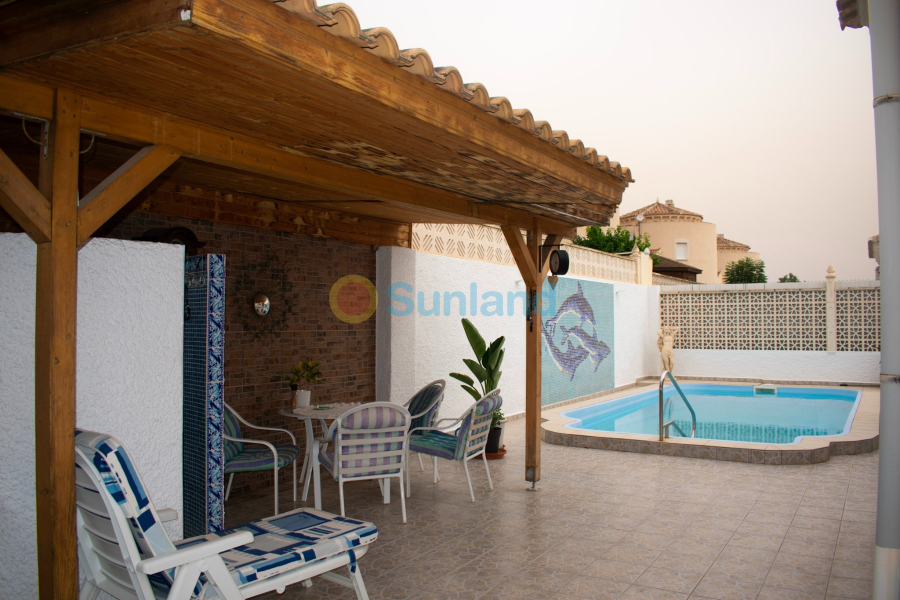 Segunda mano - Chalet - Torrevieja