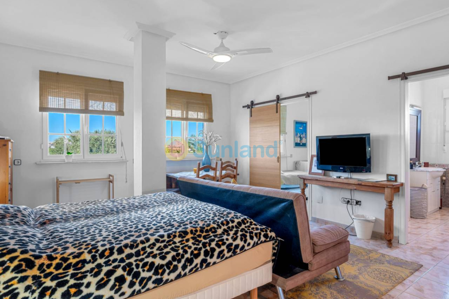 Segunda mano - Country house - Los Montesinos