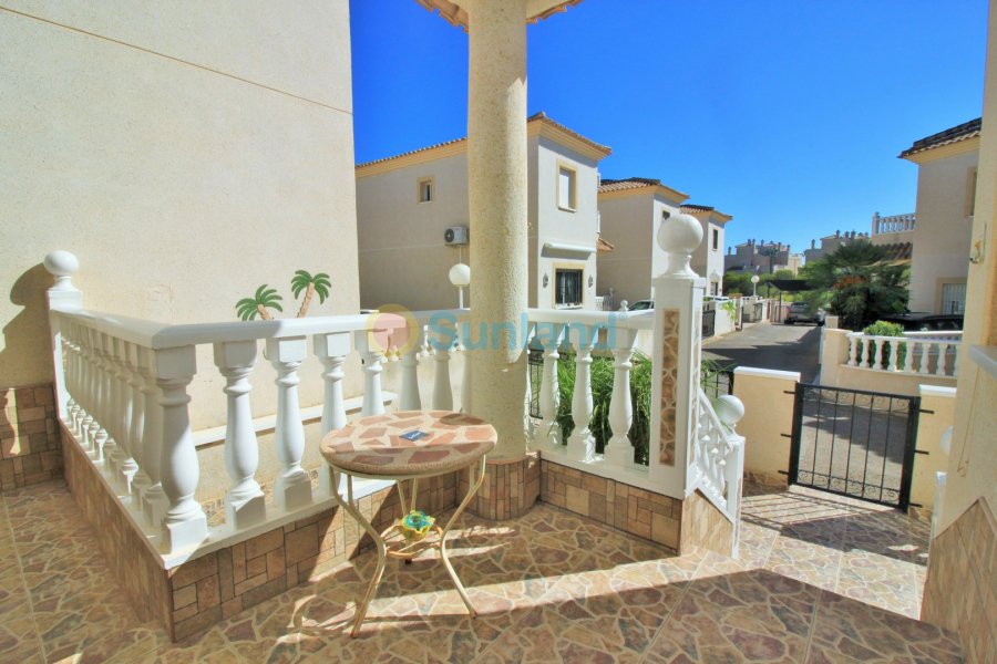 Använda fastigheter - Villa - Playa Flamenca