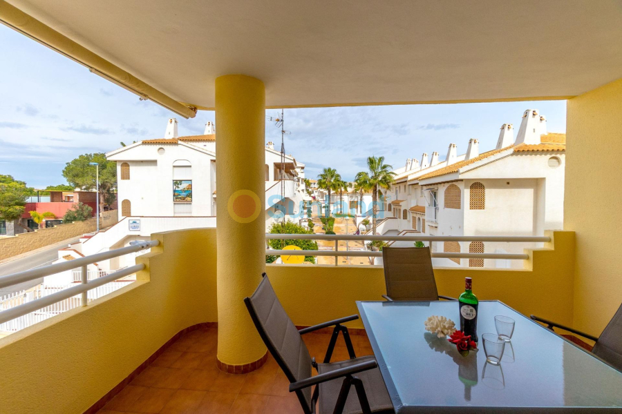 Resale - Apartment - Orihuela Costa - Campoamor